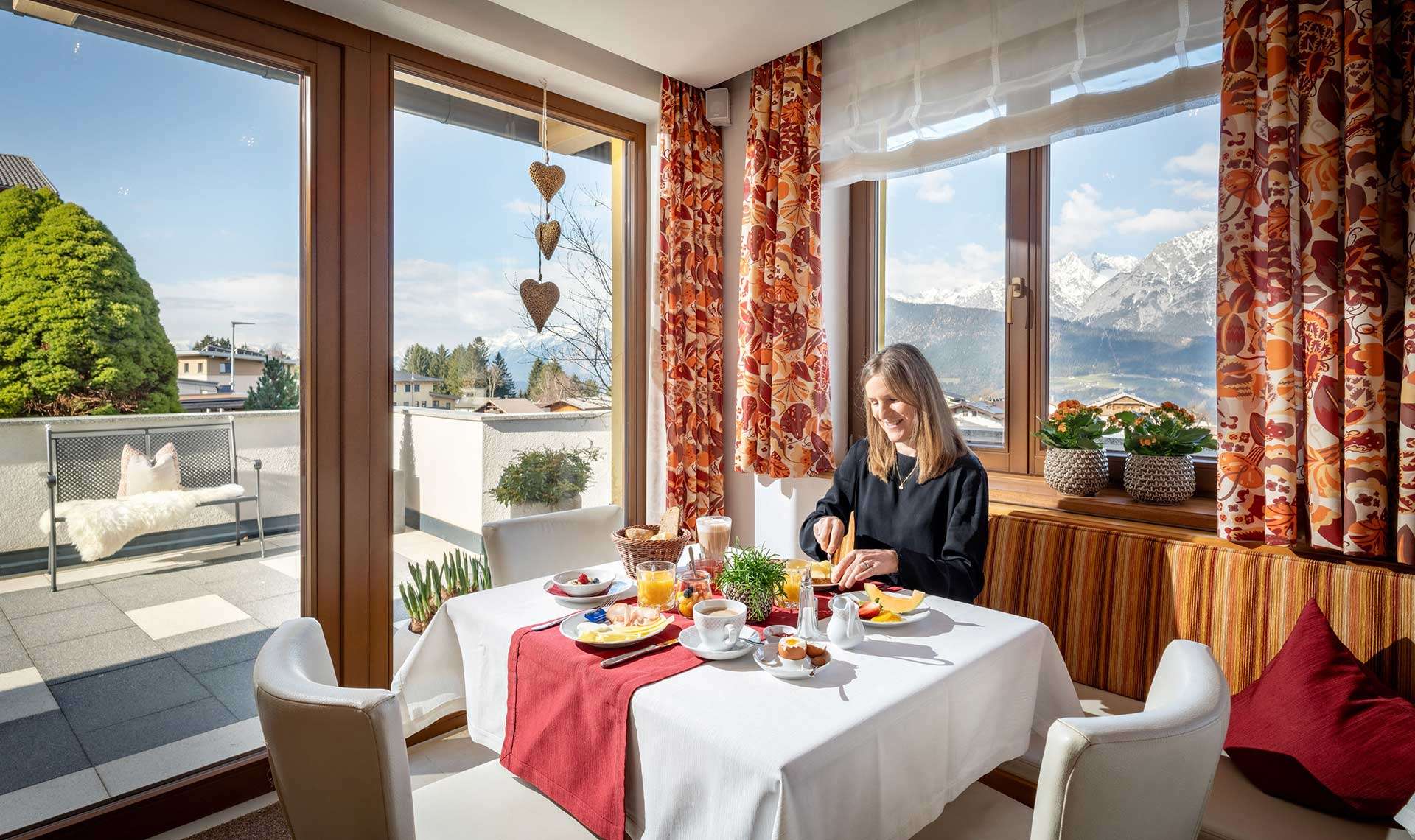 Hotel_Garni_Regina_Mitterberg_11_Weerberg_Dabernig_Fruehstueckstisch_2