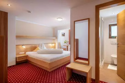 01_hotel_garni_regina_weerberg_zimmer_fuer_2_personen-c-hannes_dabernig