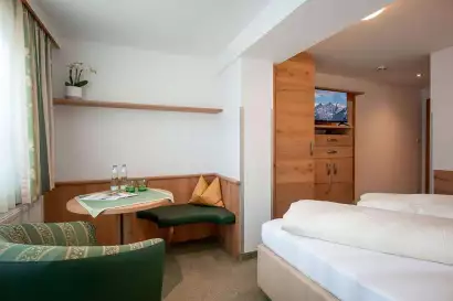 05_hotel_garni_regina_weerberg_zimmer_fuer_2_personen-c-hannes_dabernig