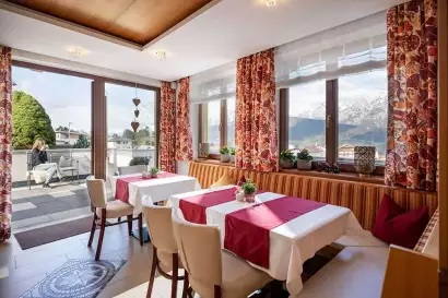 3_hotel_garni_regina_weerberg_fruehstueck-c-hannes_dabernig