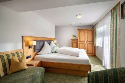 05_hotel_garni_regina_weerberg_zimmer_fuer_3_personen-c-hannes_dabernig