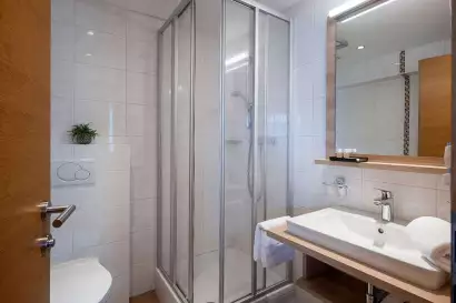 09_hotel_garni_regina_weerberg_zimmer_fuer_2_personen-c-hannes_dabernig