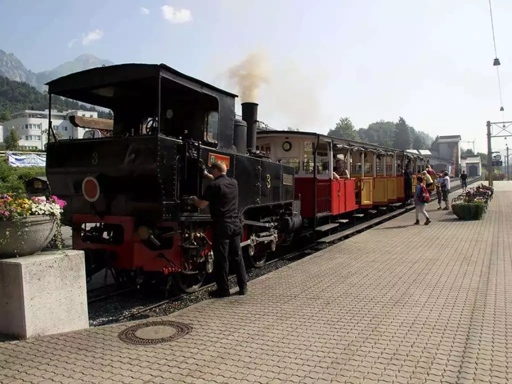 Station with a view of the rack railway